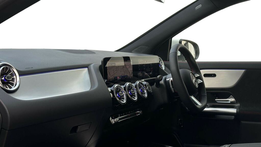 Mercedes-Benz GLA Class Gla 200D Amg Line Executive Black #8
