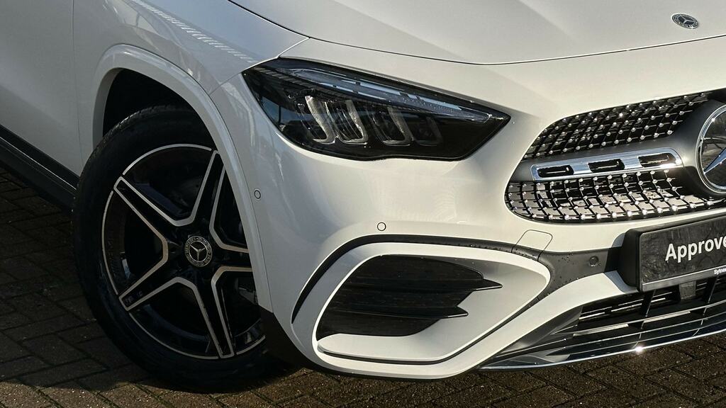 Mercedes-Benz GLA Class Gla 200D Amg Line Executive Black #18