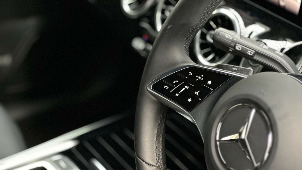 Mercedes-Benz GLA Class Gla 200 Rhd Black #14