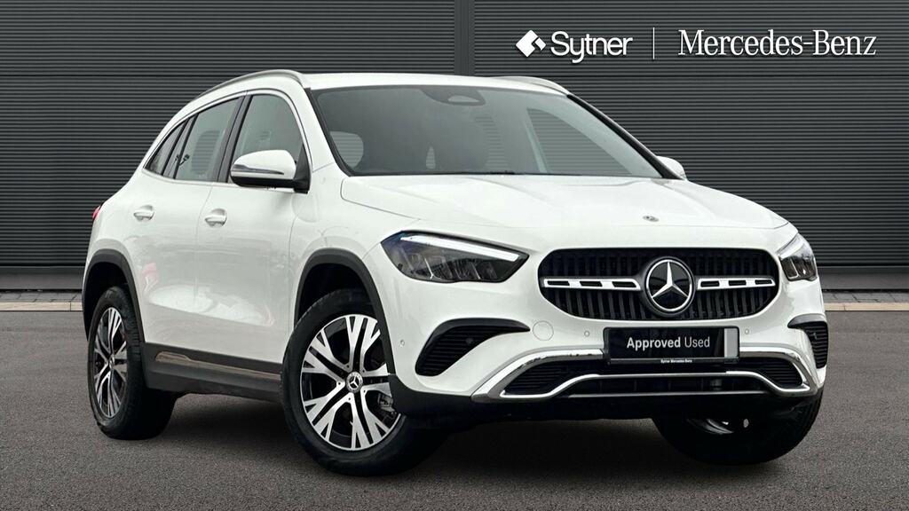 Mercedes-Benz GLA Class Gla 200 Rhd Black #1