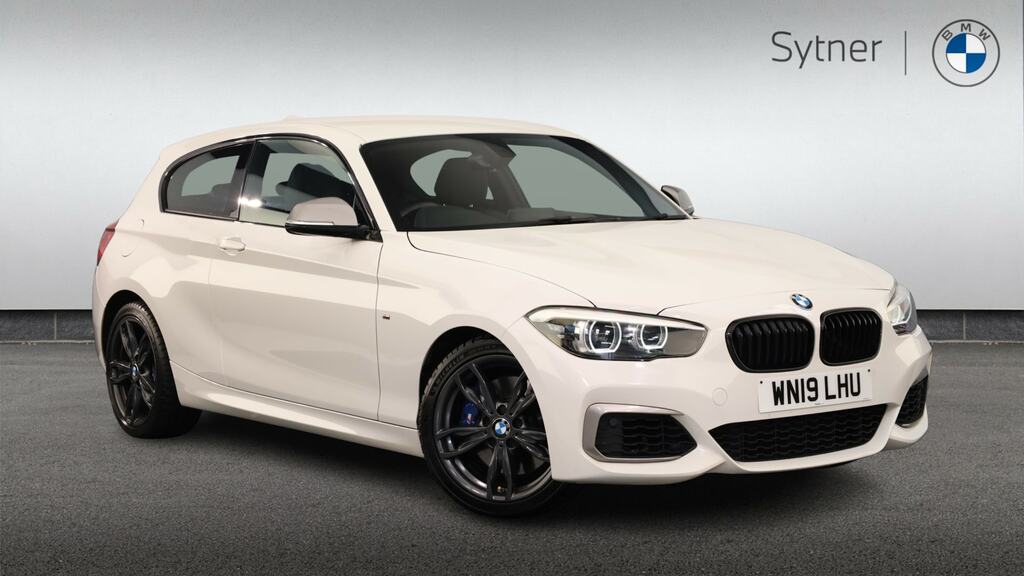 BMW 1 Series M140i Shadow Edition Step White