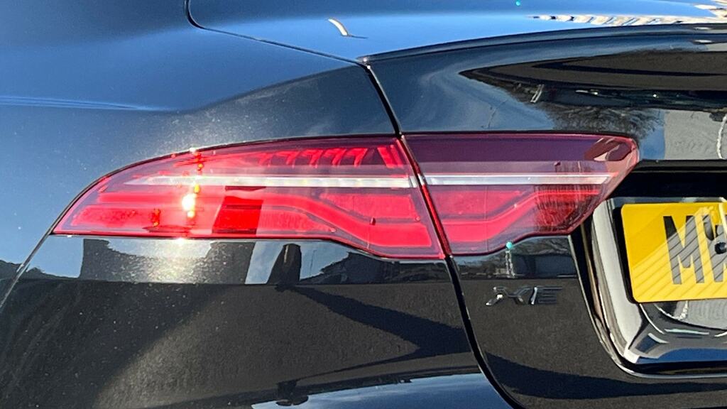 Jaguar XE 2.0 P250 R-dynamic Black Grey #19