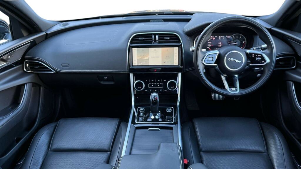 Jaguar XE 2.0 P250 R-dynamic Black Grey #9
