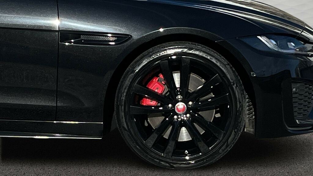 Jaguar XE 2.0 P250 R-dynamic Black Grey #8