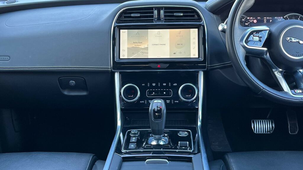 Jaguar XE 2.0 P250 R-dynamic Black Grey #14