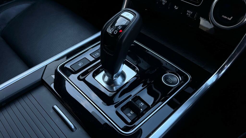 Jaguar XE 2.0 P250 R-dynamic Black Grey #13