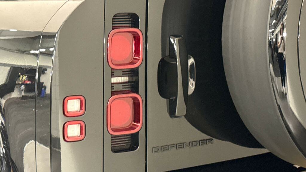Land Rover Defender 110 D300 X-dynamic Se Eiger Grey Grey #19