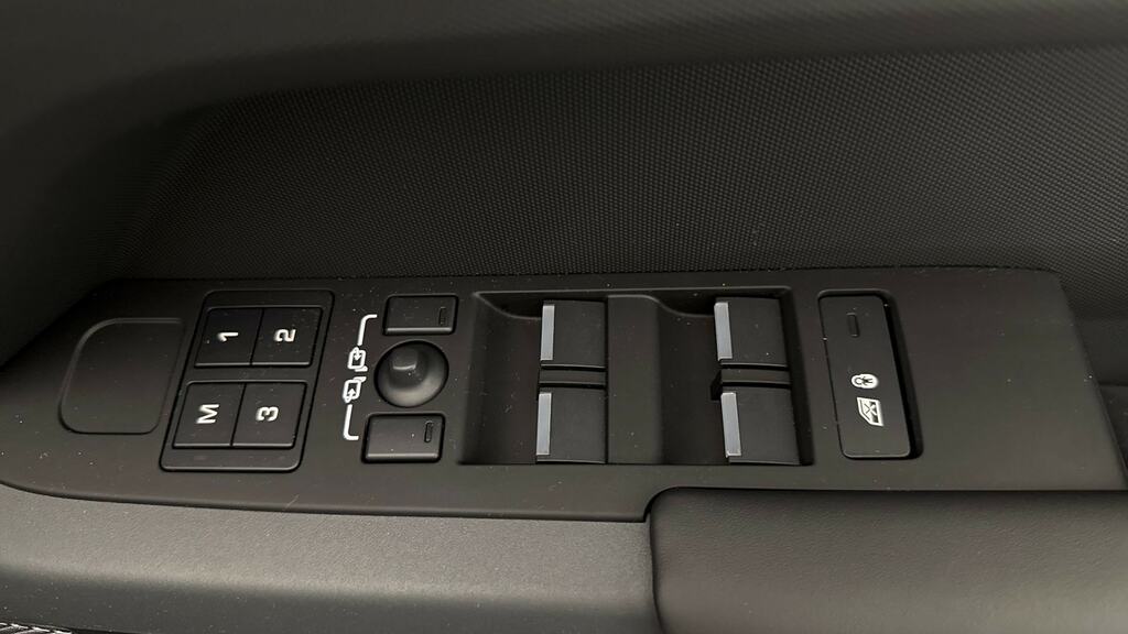 Land Rover Defender 110 D300 X-dynamic Se Eiger Grey Grey #25