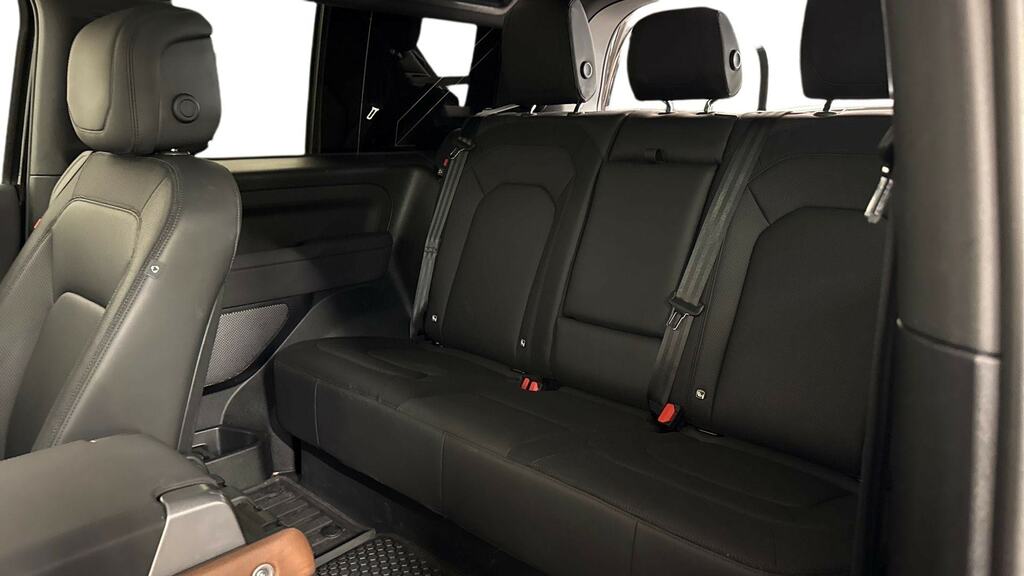 Land Rover Defender 90 3.0 P400 X 90 Black #4