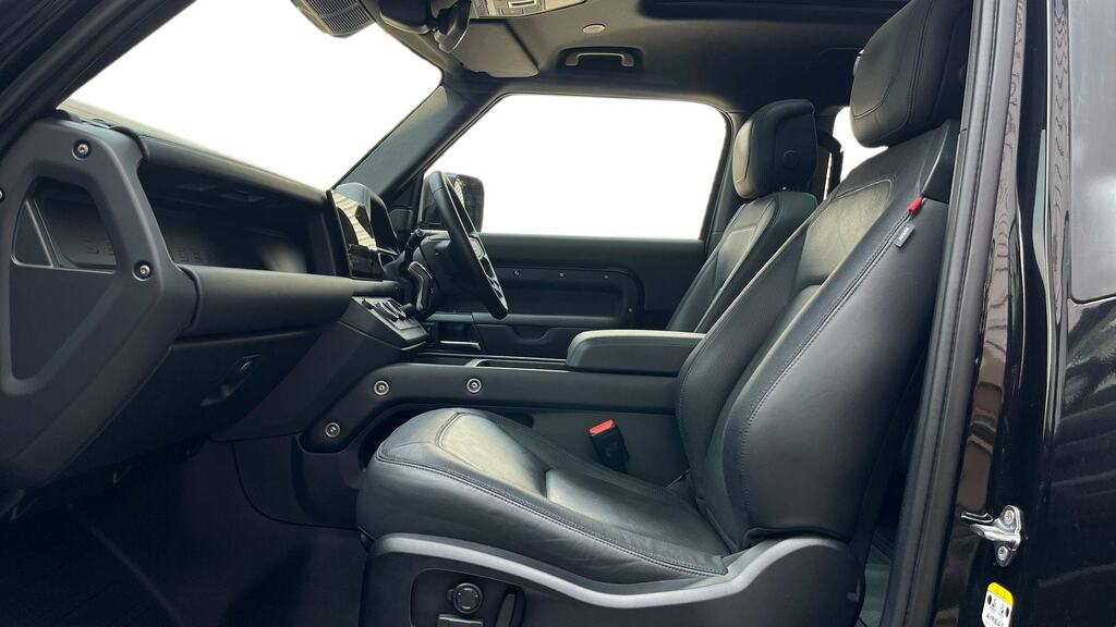 Land Rover Defender 90 3.0 D300 X-dynamic Hse 90 Black #3