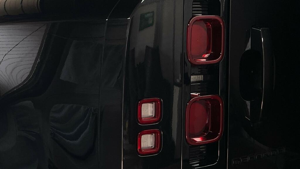 Land Rover Defender 90 X-dynamic Hse Grey #19