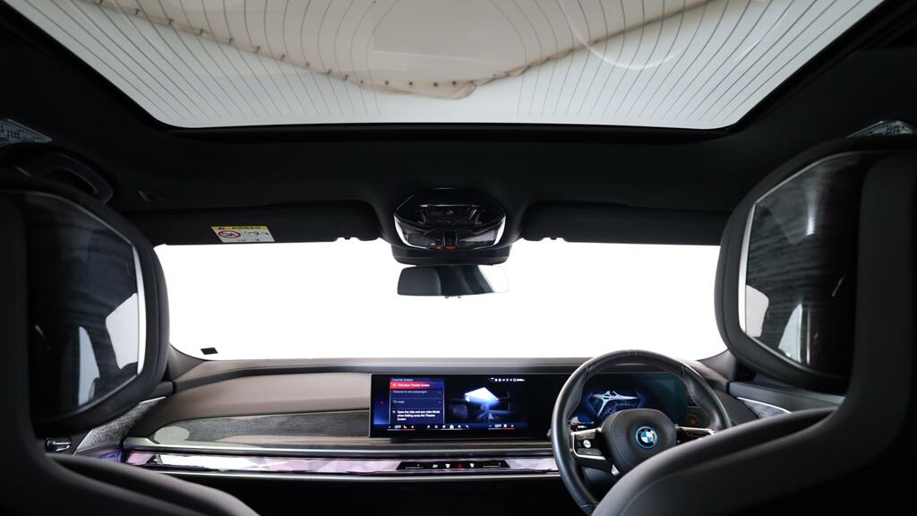 BMW 7 Series M760e Xdrive #19