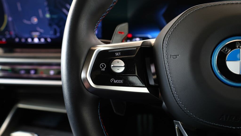 BMW 7 Series M760e Xdrive #17