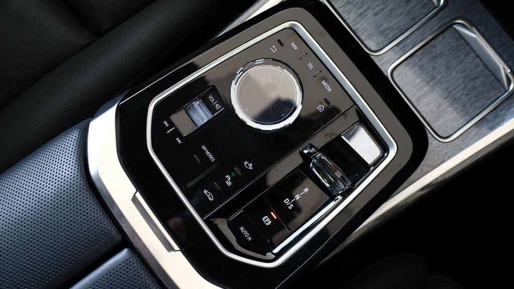 BMW 7 Series M760e Xdrive #10