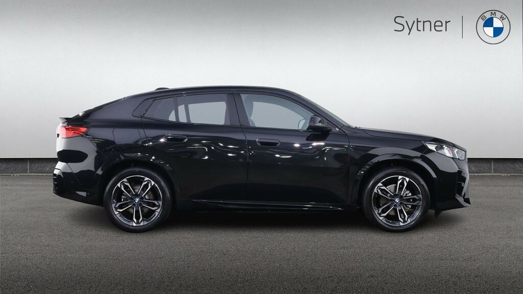 BMW iX2 150Kw Edrive20 M Sport 65Kwh Black #3