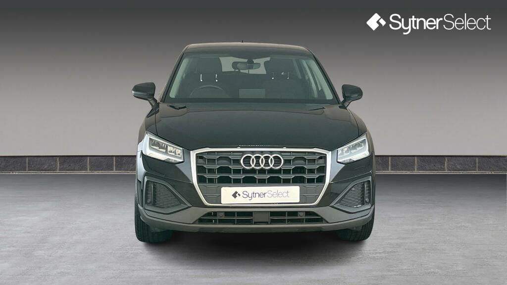 Audi Q2 30 Tfsi Technik Black #4