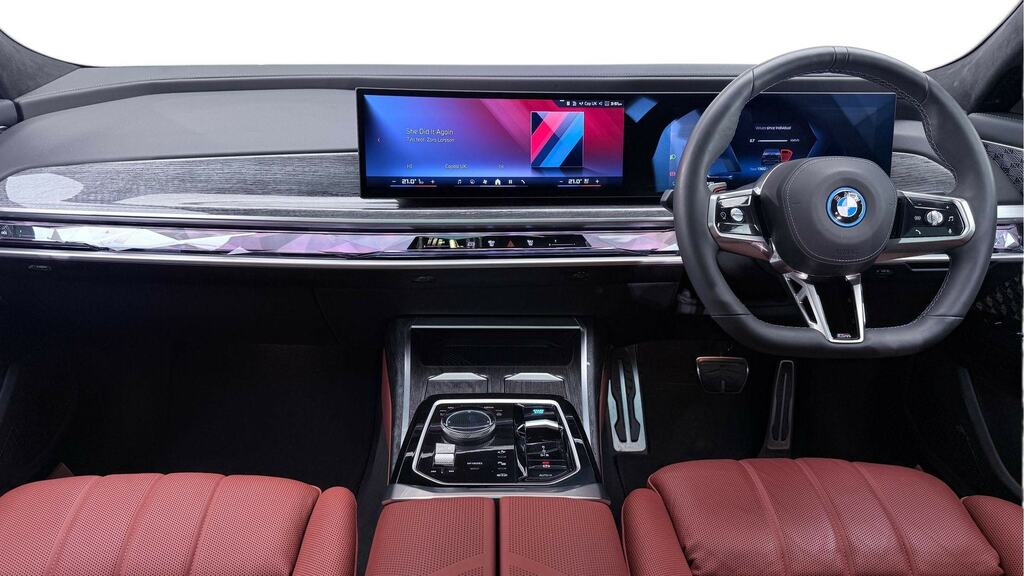 BMW i7 485Kw M70 Xdrive 105.7Kwh Ultimate Pack Black #4