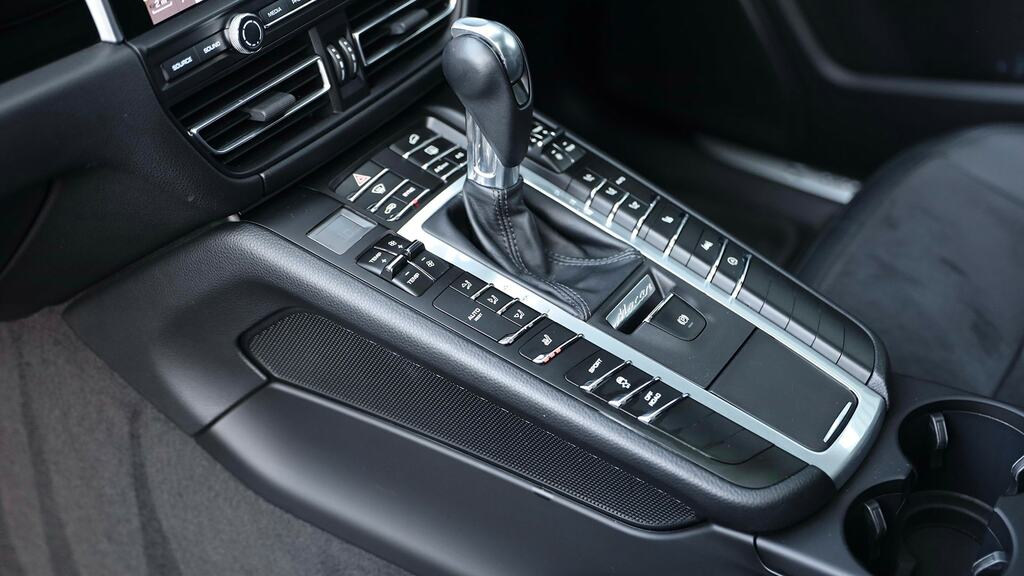 Porsche Macan Macan T Black #25