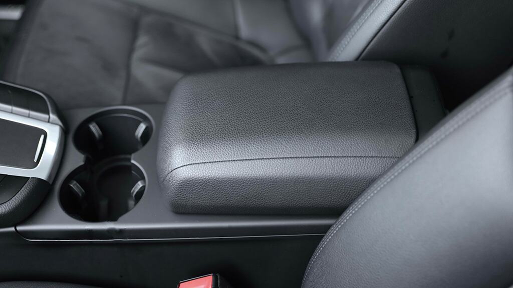 Porsche Macan Macan T Black #24
