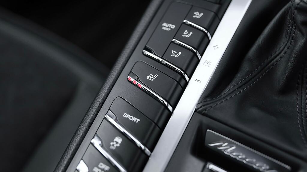 Porsche Macan Macan T Black #19