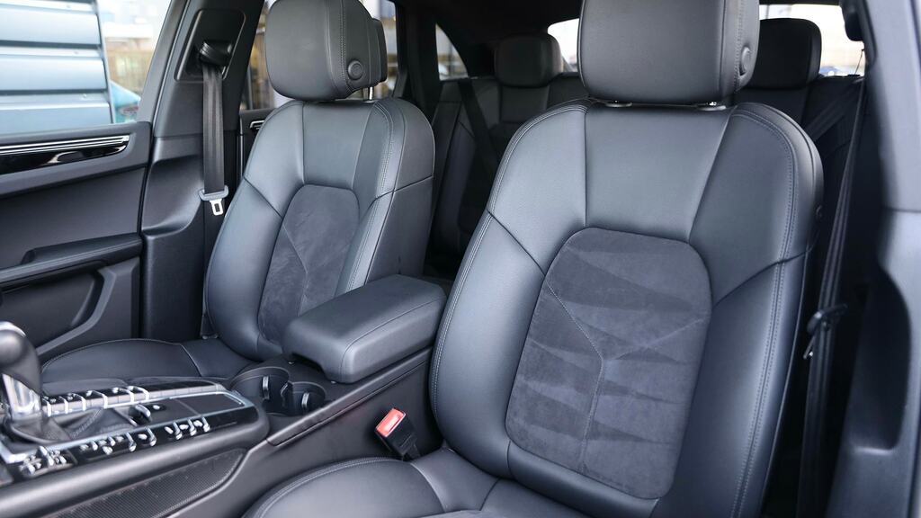 Porsche Macan Macan T Black #9