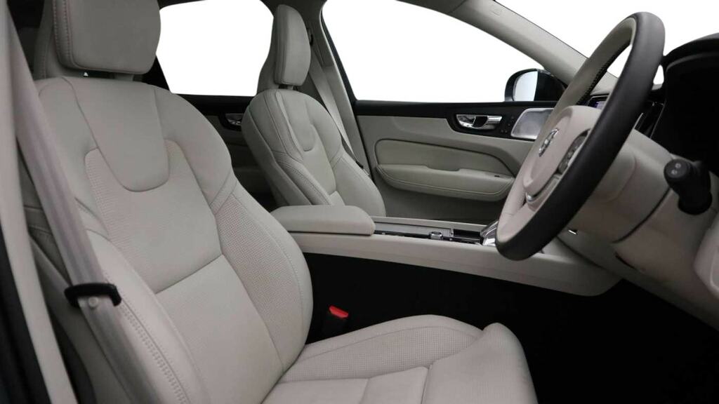 Volvo XC60 Suv #8