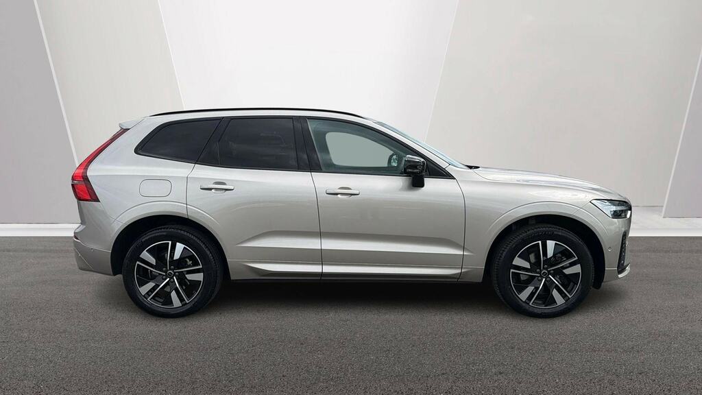 Volvo XC60 2.0 B5p Plus Dark Awd Geartronic RF25AYH Black #2