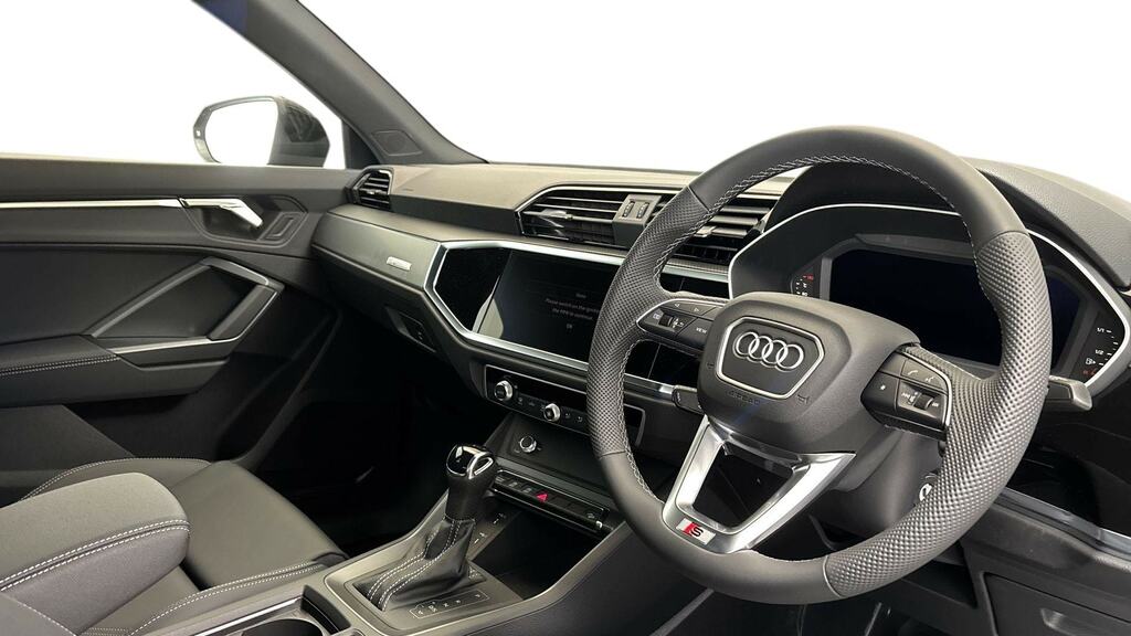 Audi Q3 35 Tfsi S Line S Tronic Black #6
