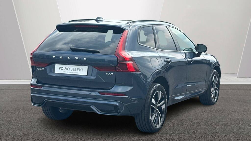 Volvo XC60 Plus Black Edition Black #7