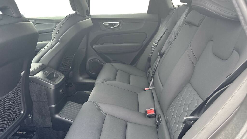 Volvo XC60 Plus Black Edition Black #10