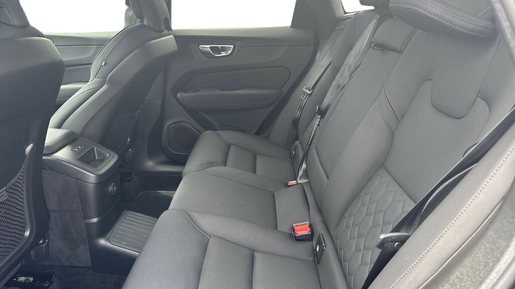 Volvo XC60 Plus Black Edition Black #30