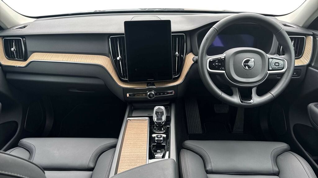 Volvo XC60 Plus Black Edition Black #20