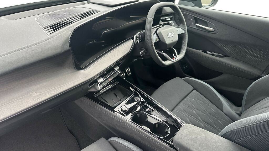 Audi Q3 1.5 E-hybrid Edition 1 S Tronic Sv Pro Green #3