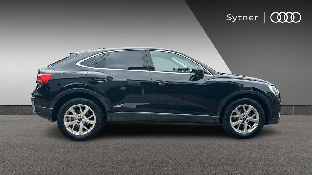 Audi Q3 35 Tfsi Sport Black #4