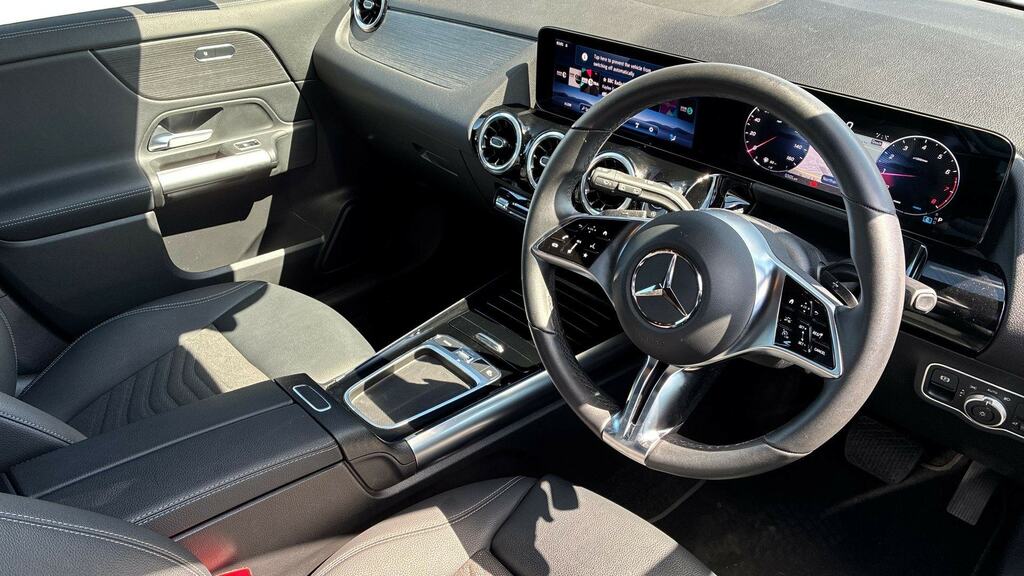 Mercedes-Benz GLA Class Gla 180 Sport Edition KN25PVY Black #3