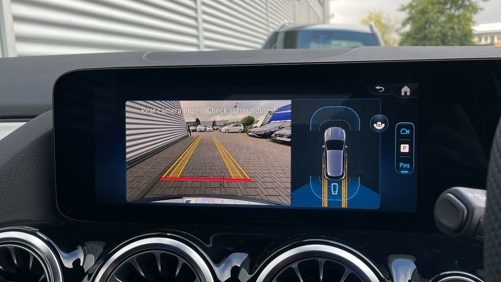 Mercedes-Benz GLA Class 200 Amg Line Executive Black #23