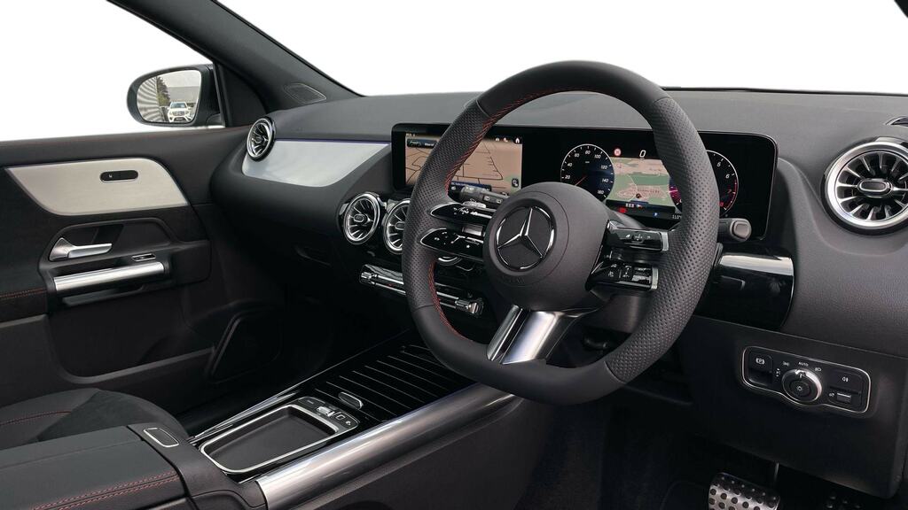 Mercedes-Benz GLA Class Gla 200 Amg Line Executive Black #3