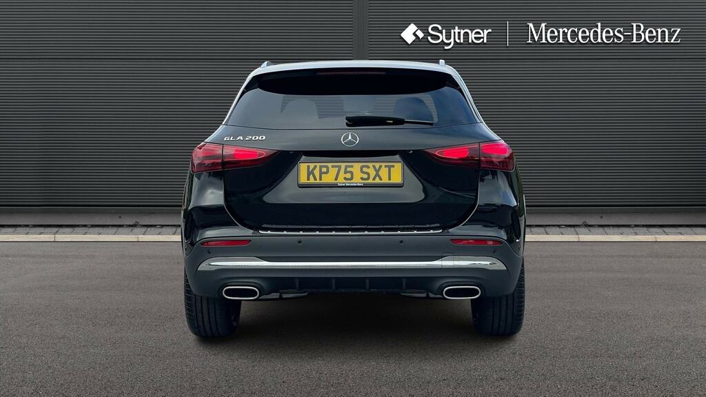 Mercedes-Benz GLA Class 200 Amg Line Executive Black #7