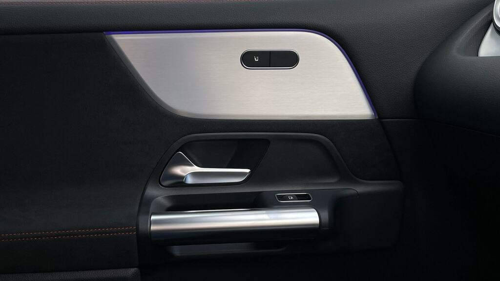 Mercedes-Benz GLA Class 200 Amg Line Executive Black #21