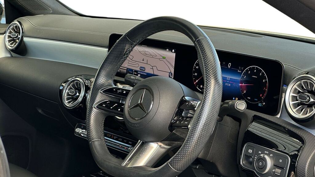 Mercedes-Benz CLA Class Cla 180 Amg Line Premium Plus Tip NY23FUB White #3