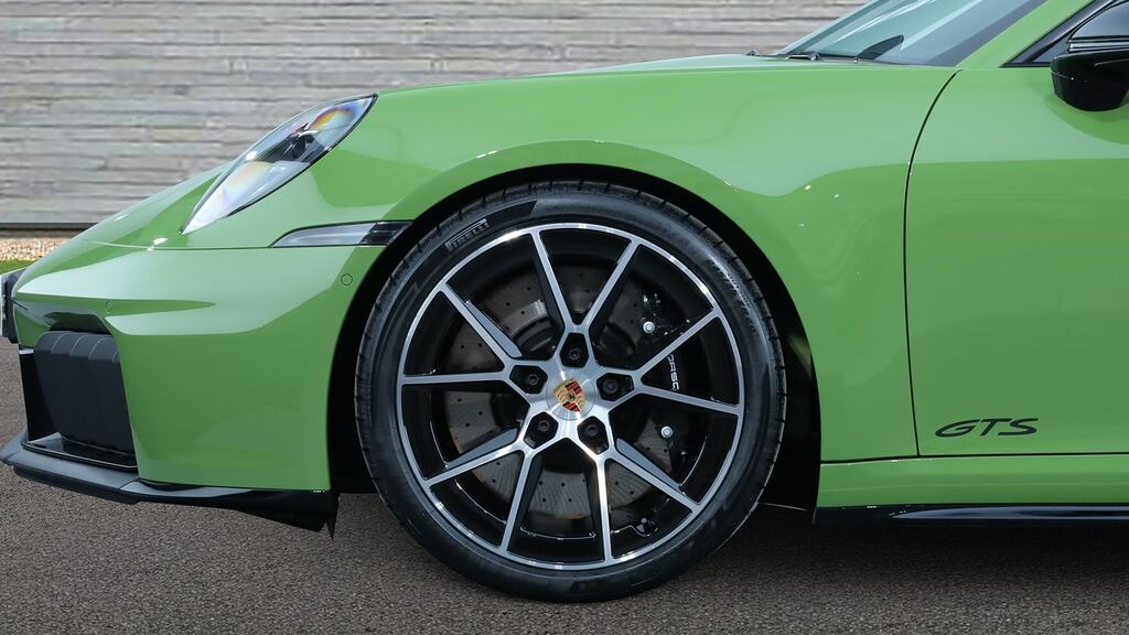 Porsche 911 Gts T-hybrid Pdk Green #3
