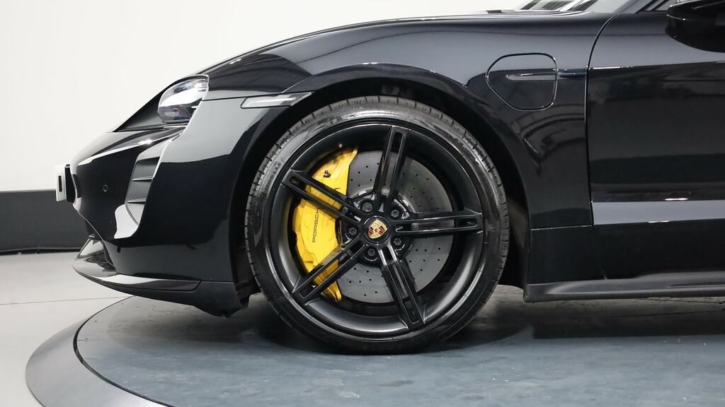Porsche Taycan 560Kw Turbo S 93Kwh Black #3