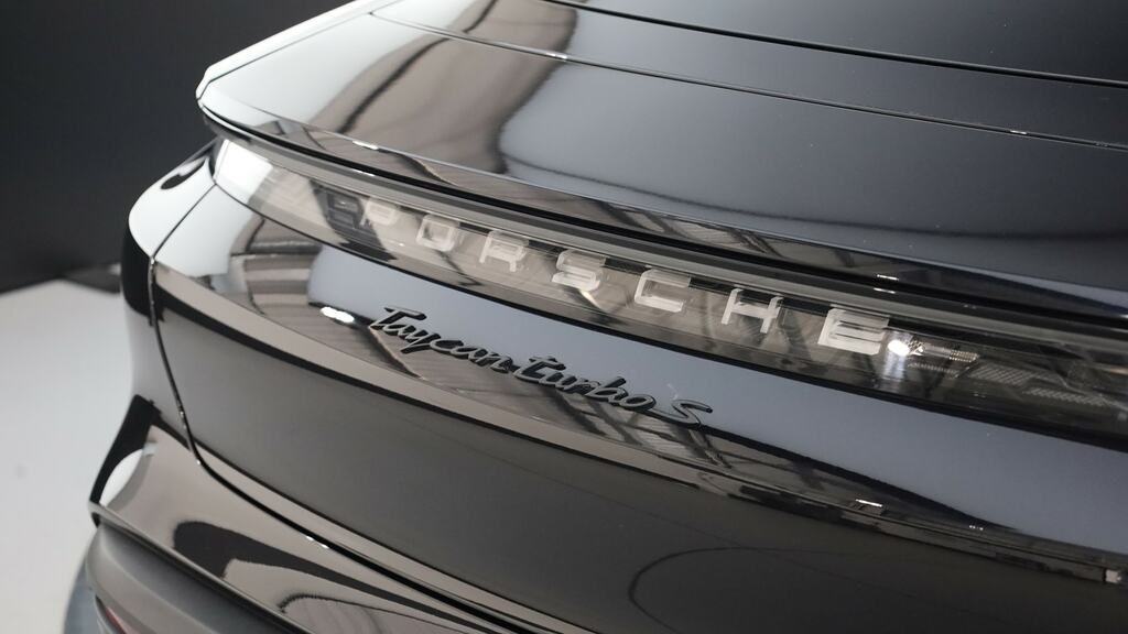 Porsche Taycan Saloon White #28