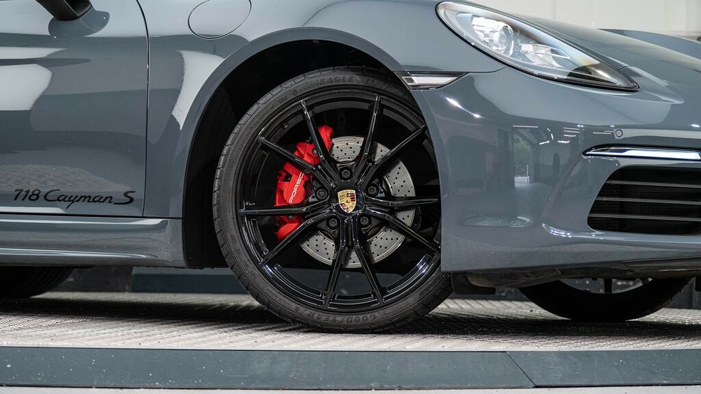 Porsche 718 Cayman Coupe Black #9