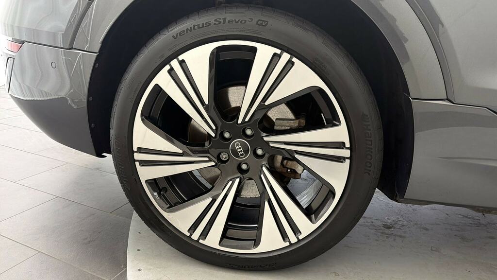 Audi Q8 e tron 300Kw 55 Quattro 114Kwh Vorsprung Grey #5