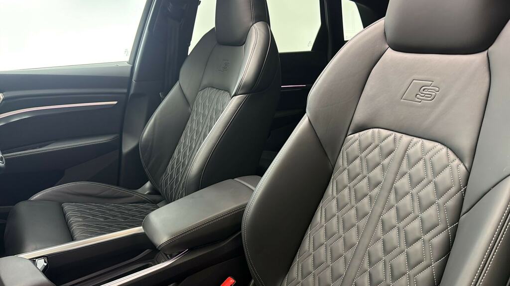 Audi Q8 e tron S Line 55 E-tron Quattro 300,00 Kw Blue #16