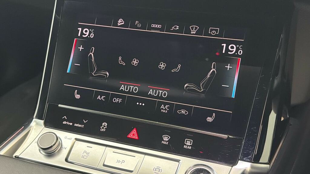 Audi Q8 e tron S Line 55 E-tron Quattro 300,00 Kw Blue #14