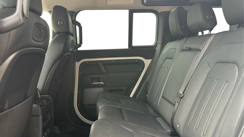 Land Rover Defender 110 3.0 D250 S 110 GN71WZP White #4