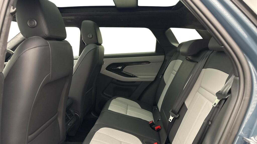 Land Rover Range Rover Evoque 2.0 D200 Dynamic Se Black #4