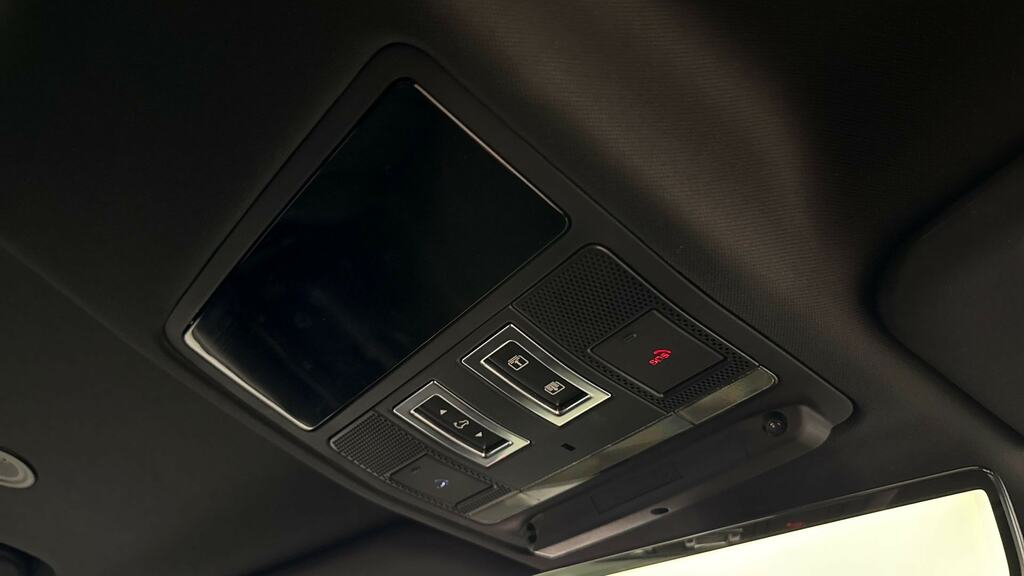 Land Rover Defender 110 X-dynamic Se Silver #23